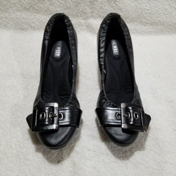 Nine West black low heels with buckle - Picture 4 of 8